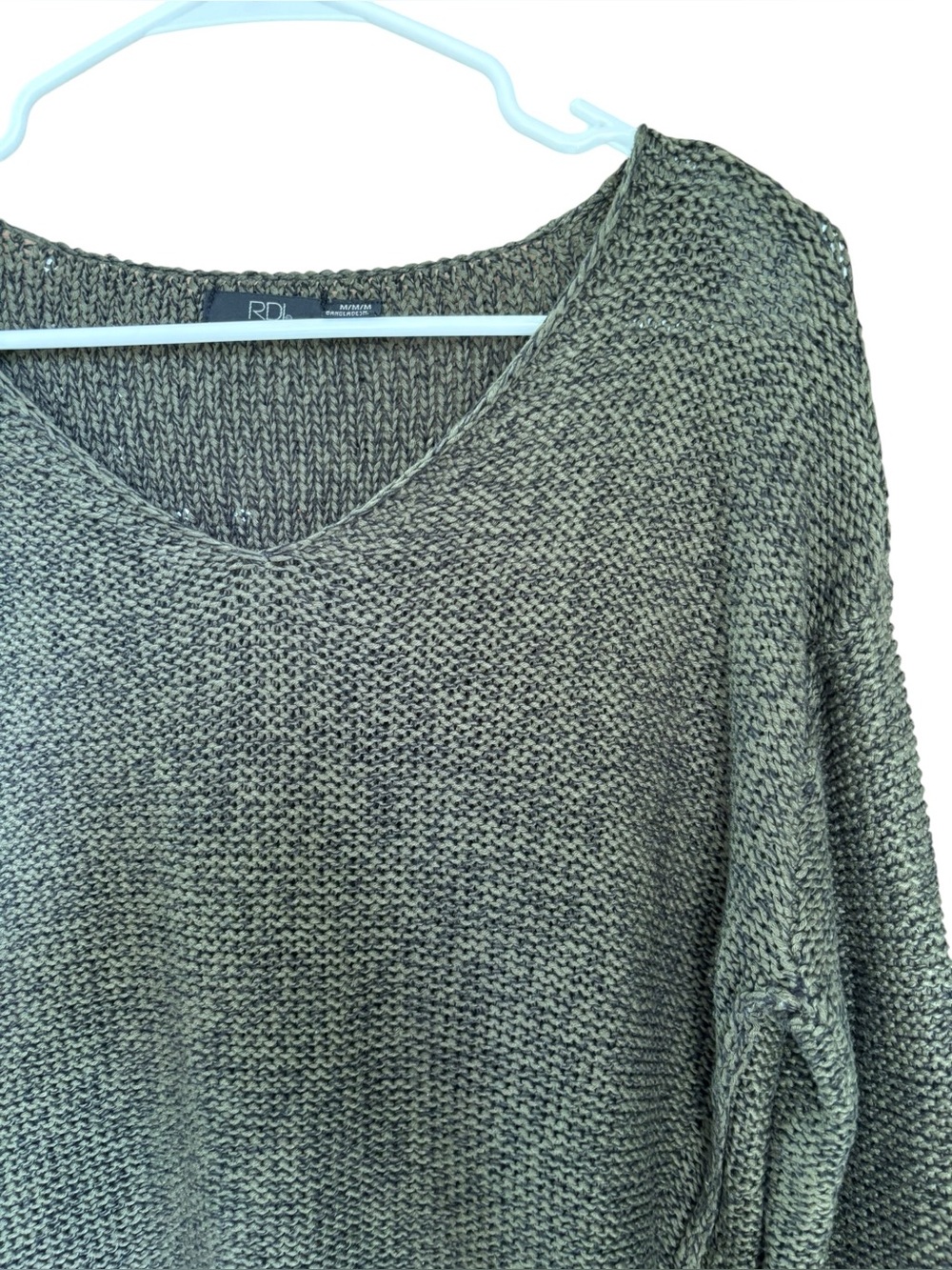 RDI Olive Green Knit V-Neck Sweater Brown Elbow Patches Size Medium - Picture 2 of 6